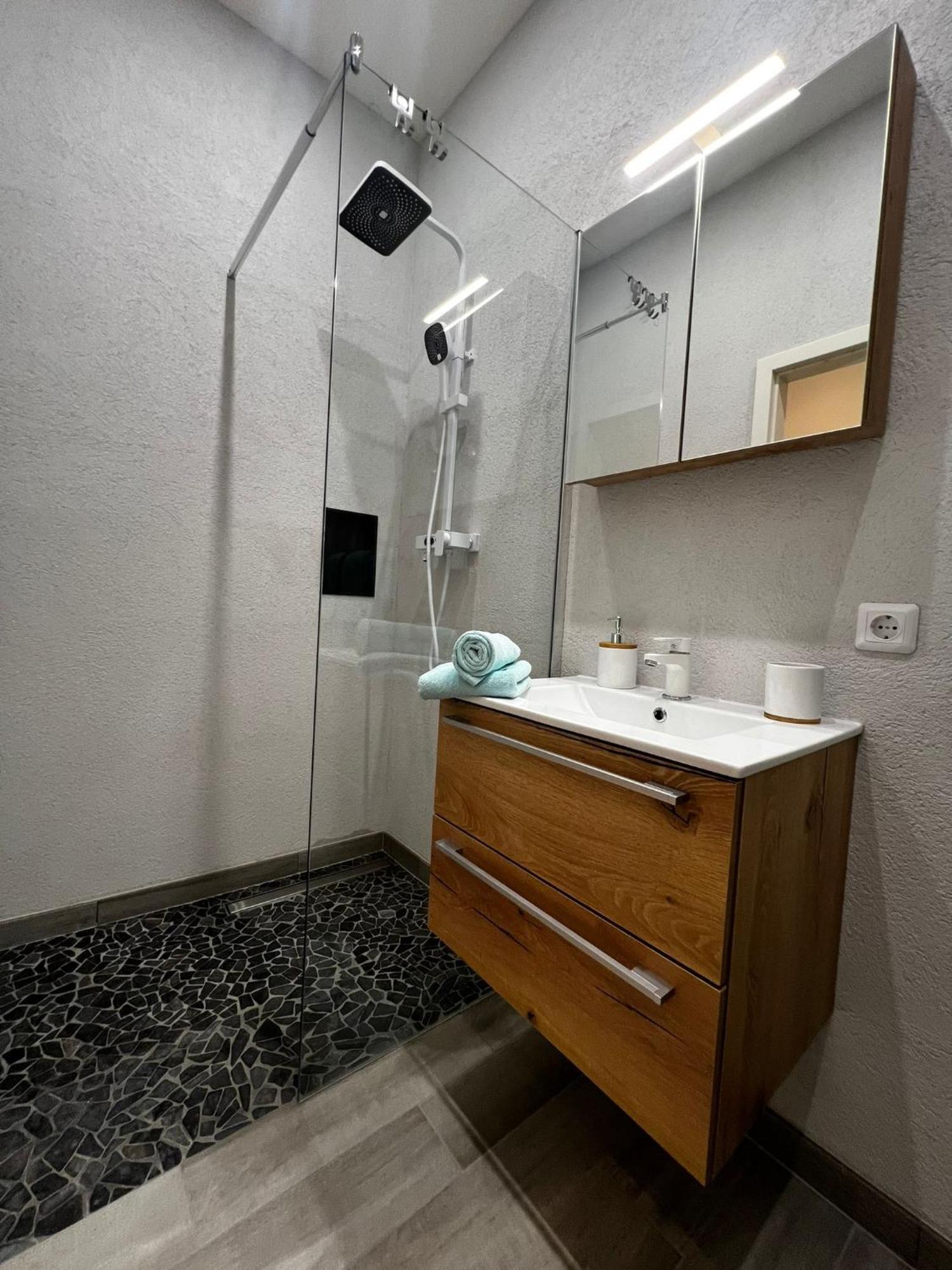 Double or Twin Room Private Bathroom